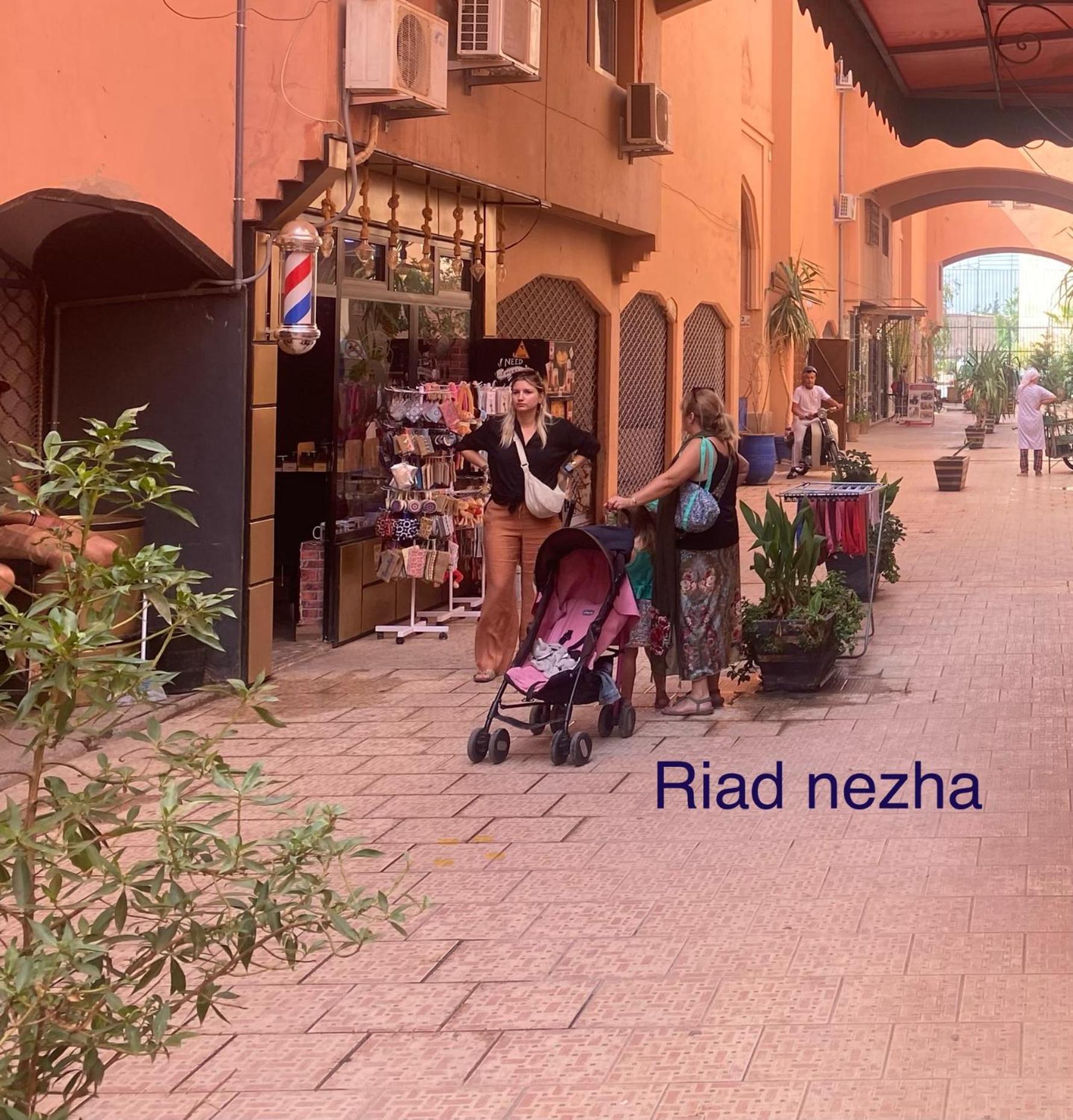 Riad Nezha Avec Jacuzzi Et 3 Piscines Au Coeur De マラケシュ エクステリア 写真